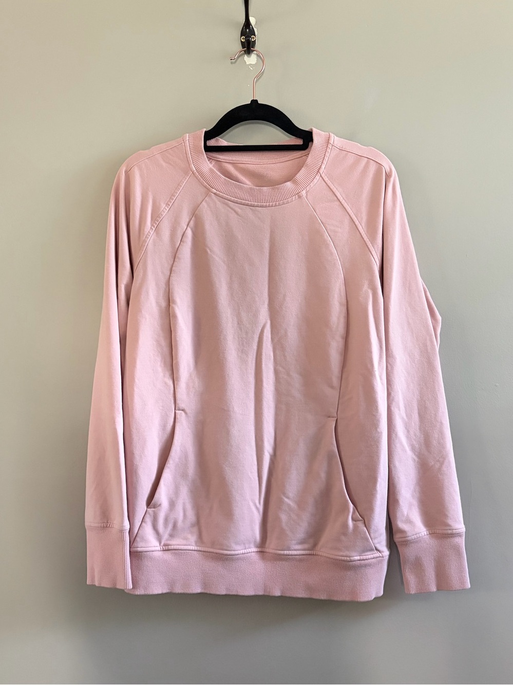 Lululemon Scuba Crew Sweatshirt
Faint Coral Size 10
